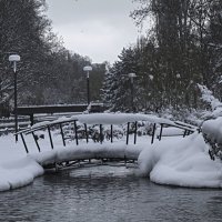Мостик в снегу :: Валентин Семчишин