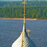 Сияние крестов над Волгой :: Анатолий Мо Ка