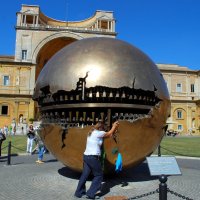 Золотой земной шар в Ватикане :: Ольга (crim41evp)