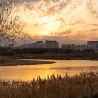 Городской закат :: Олег Пученков