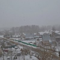 МОЯ ДЕРЕВНЯ, из окошка, снег. :: Виктор Осипчук