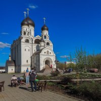 Церковный Дворик :: юрий поляков