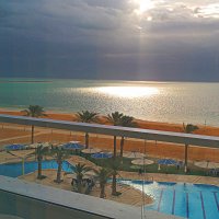 Отель Краун Плаза. Отражение Мёртвого моря в стекле балкона. ! :: Светлана Хращевская