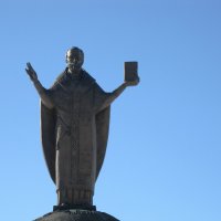 Памятник Николаю Чудотворцу в Рязани,пос.Солотча :: Galina Solovova