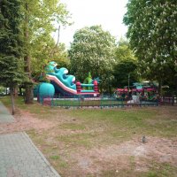 Детская площадка  в парке  Тренёва :: Валентин Семчишин