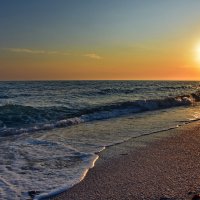 Весенний закат на любимом берегу :: Ольга Голубева