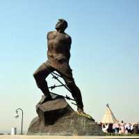 Памятник Герою Советского Союза Мусе Джалилю. :: Yuriy Rudyy