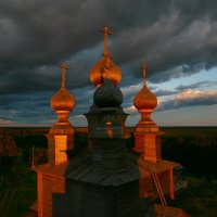 Купола Никольского храма в Ворзогорах. :: Карина Бердник