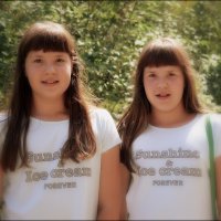 Две сестрицы из ларца...одинаковы с лица.. :: Александр Шимохин