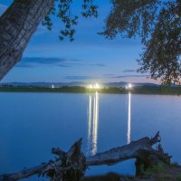 Ночное озеро. :: юрий Амосов