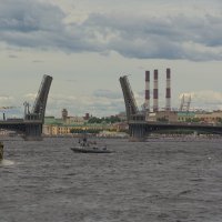 Благовещенский мост. Репетиция парада :: Наталья Левина