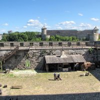 Нарвская крепость и Ивангородская крепость :: veera v