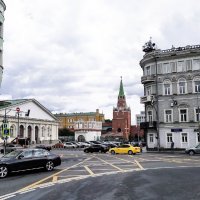Вид на Кремль с улицы Воздвиженка :: Мираслава Крылова