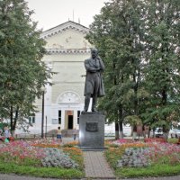 памятник П. И. Чайковскому в городе Клине :: Andrey Lomakin