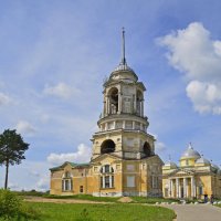 Спасская церковь-колокольня и Борисоглебский собор :: Нина Синица