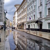 Москва. По улицам и переулкам в районе Патриарших прудов. :: Надежда Лаптева