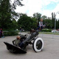 Барон Мюнхгаузен и Яшка-артиллерист (идёт подготовка к полёту на Луну). :: Егор Бабанов