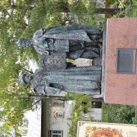 Памятник Михаилу Фёдоровичу и Николаю Александровичу Романову :: Александр Качалин