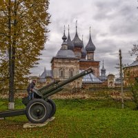 Пушка и храмовый комплекс :: Сергей Цветков