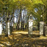 Ворота в  парк Тойла-Ору :: veera v
