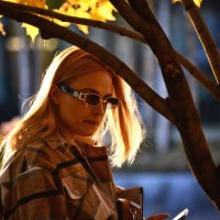 Осенняя девушка на закате :: Valeriy(Валерий) Сергиенко