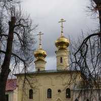 В Успенский монастырь :: Ирина Соловьёва