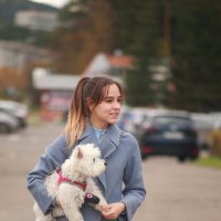 Девушка с собачкой :: Владилен Панченко