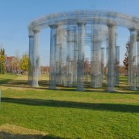 Арт-объект "Abstracta" или призрачные колонны. Парк Краснодар. :: Alexey YakovLev