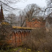 В старом парке. :: Александр 