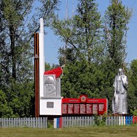 Памятник погибшим односельчанам.  Нероновка. Самарская область :: MILAV V