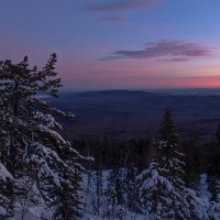 Нежный декабрьский рассвет над массивом Веселых гор :: Евгений Тарасов 