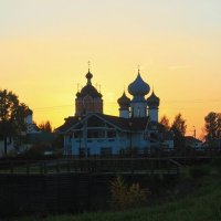 Монастырь на закате :: Сергей Кочнев