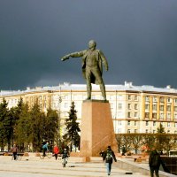 Памятник В.И. Ленину на Московской площади. :: VasiLina *