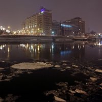 Дом на Берсеневской :: Михаил Бибичков