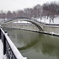 Таможенный мост через Яузу :: Ольга Довженко