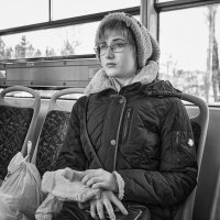 Девочка в трамвае :: Алексей Корнеев