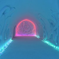 Прогулки по снежной пещере :: Ольга 