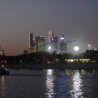 Вечерняя прогулка по Москва-реке :: Маргарита Батырева