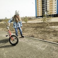 Девочка с велосипедом :: Юлия Денискина