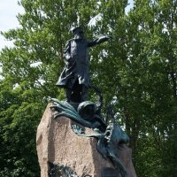 Памятник адмиралу Макарову :: san05 -  Александр Савицкий