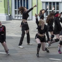 Танцы на улице(8) :: Александр Степовой 