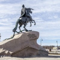 У Петра ВелиКОГО нету близких НИКОГО : только лошадь да змея -- вот и вся его семья :: Стальбаум Юрий 