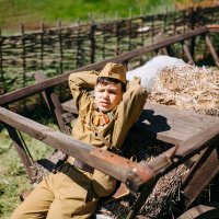 Мальчик в форме красноармейца :: Евгений Николаев