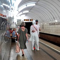 В метро не жарко. :: Татьяна Помогалова