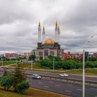 Строящаяся мечеть в Уфе на проспекте Салавата Юлаева :: Константин Вавшко