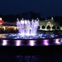 Вечер у фонтана :: Galina Solovova