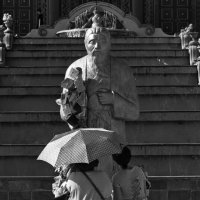 Молитва под зонтом :: M Marikfoto