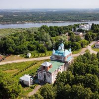 Храм в городе на Оке :: alecs tyapin