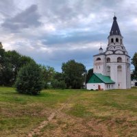 Александровская Слобода. Распятская колокольня :: Денис Бочкарёв