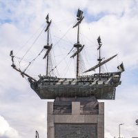 Памятник петровскому  54-пушечному линейному кораблю "Полтава" :: Стальбаум Юрий 